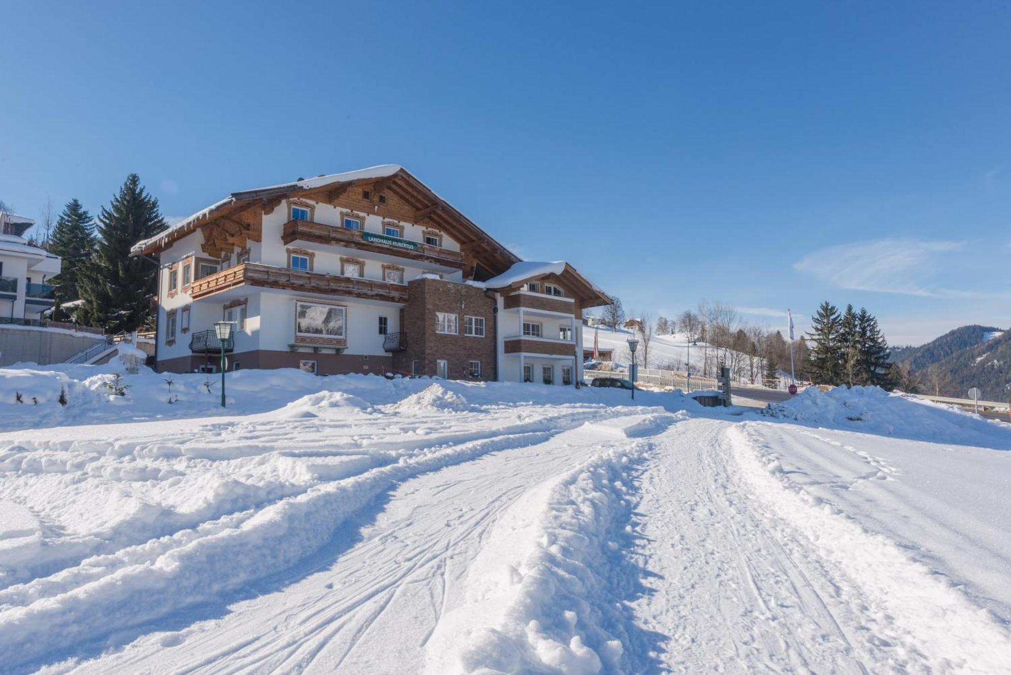 Appartements Landhaus Hubertus Wellness & Breakfast Шладминг Экстерьер фото