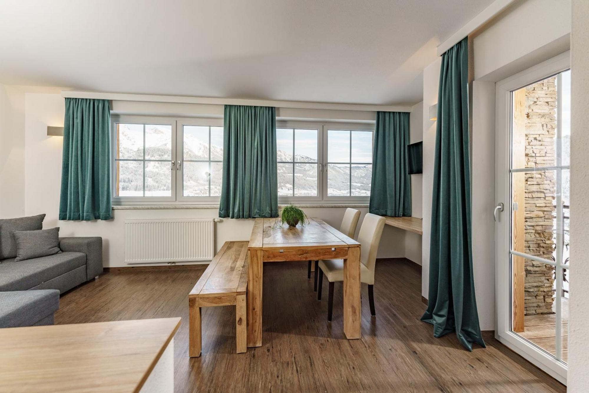 Appartements Landhaus Hubertus Wellness & Breakfast Шладминг Экстерьер фото